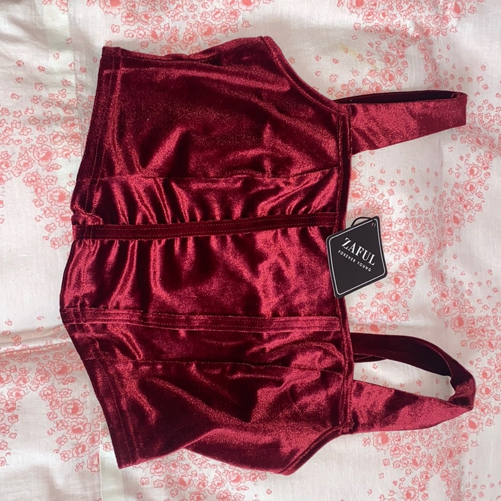 I’m selling the top and pants